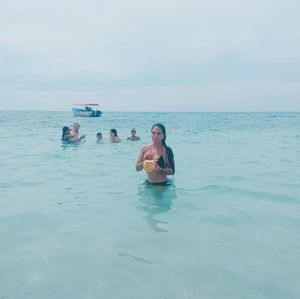 Meet your Posher, Ali v